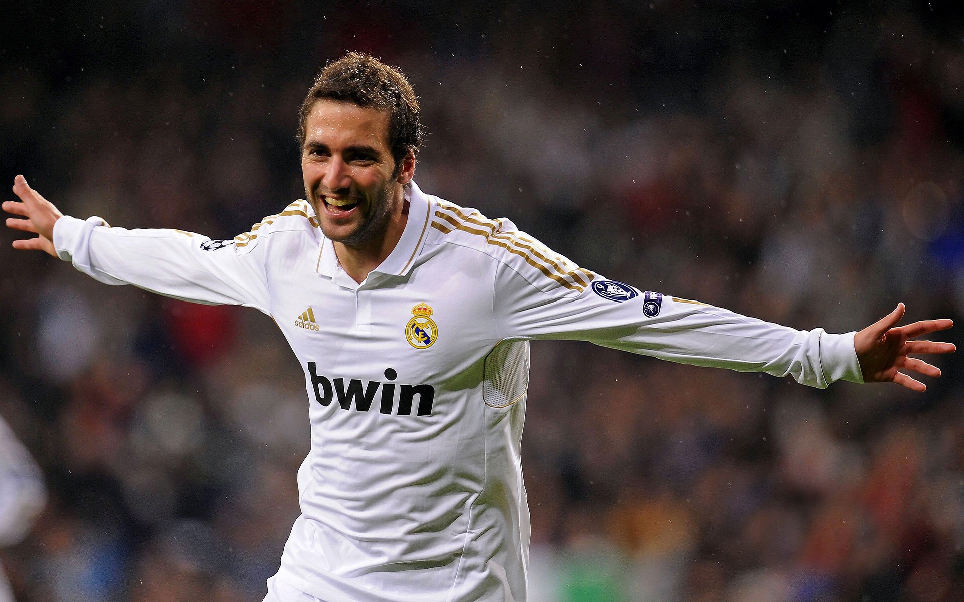 赛道与绿茵的交锋，当F1沙特狂飙冲垮尤文王朝