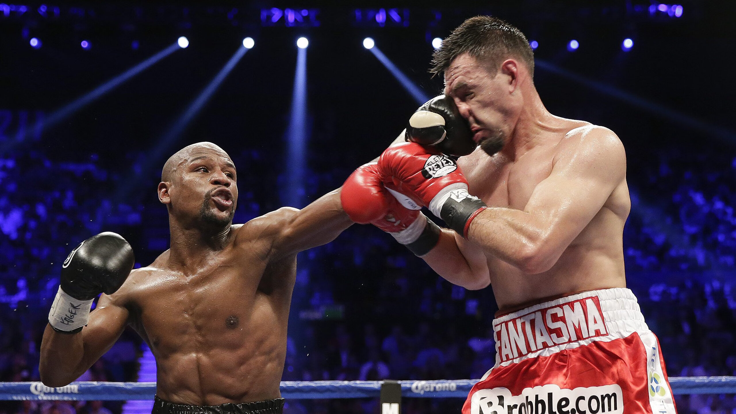 门迪神扑定乾坤，西班牙国家队友谊赛横扫曼联